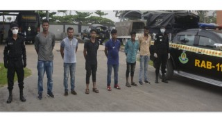 নারায়ণগঞ্জে ডাকাতির প্রস্তুতির সময় ছয়জন গ্রেফতার, অস্ত্র উদ্ধার